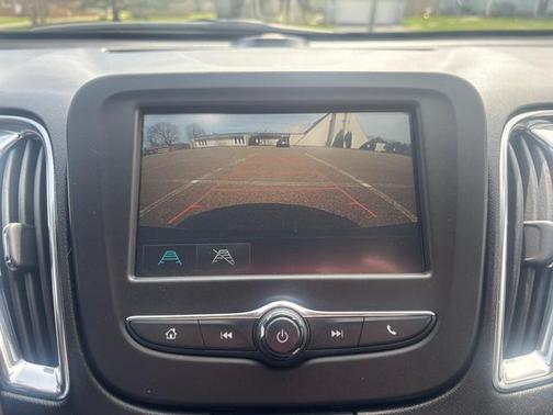 Blue Velvet Metallic 2018 Chevrolet Malibu LT