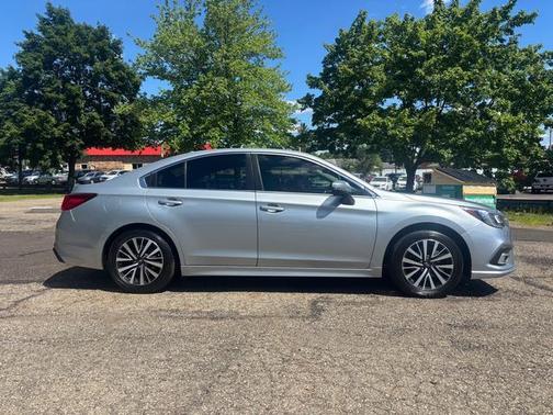 Ice Silver Metallic 2019 Subaru Legacy 2.5i Premium