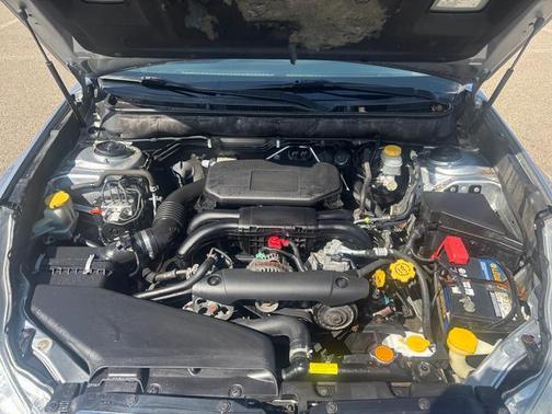 Ice Silver Metallic 2012 Subaru Legacy 2.5i