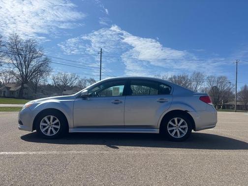 Ice Silver Metallic 2012 Subaru Legacy 2.5i