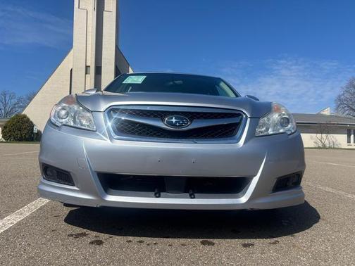 Ice Silver Metallic 2012 Subaru Legacy 2.5i