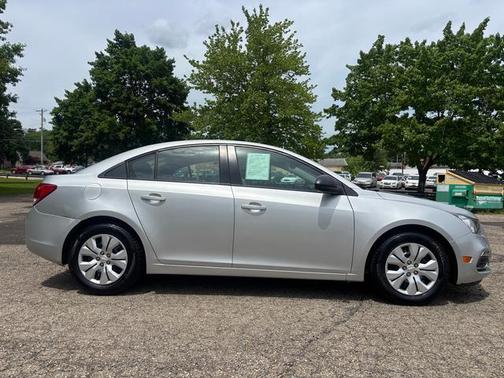 Silver Ice Metallic 2015 Chevrolet Cruze LS