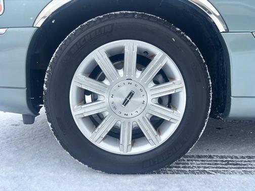 2006 Lincoln Town Car Signature Limited