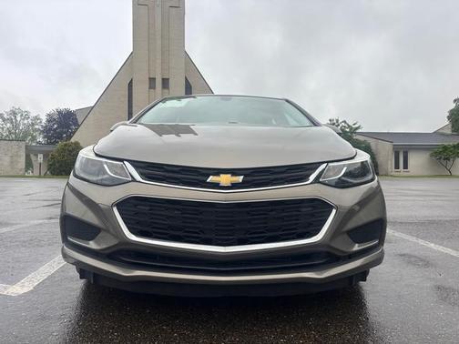 Tungsten Metallic 2017 Chevrolet Cruze LT