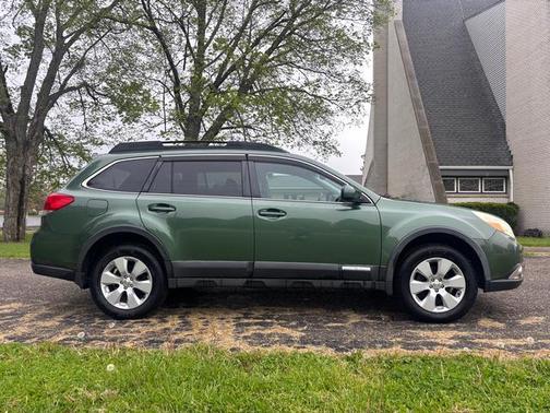 Cypress Green Pearl 2011 Subaru Outback 2.5i Premium