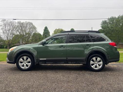 Cypress Green Pearl 2011 Subaru Outback 2.5i Premium