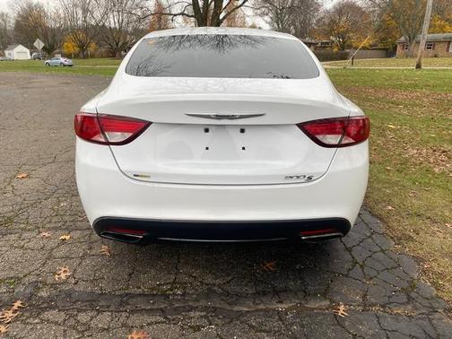 2015 Chrysler 200 S