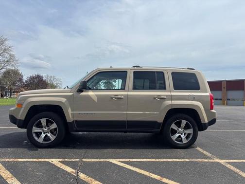 Mojave Sand Clearcoat 2017 Jeep Patriot High Altitude