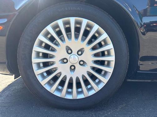 Ebony 2007 Jaguar XJ Vanden Plas