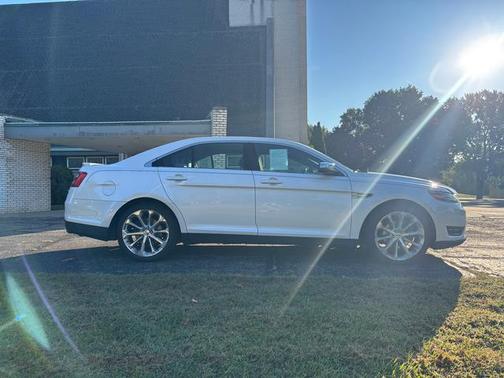 2015 Ford Taurus Limited