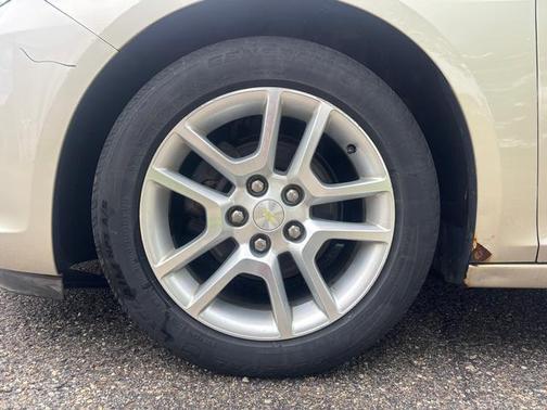 Champagne Silver 2013 Chevrolet Malibu 1LT
