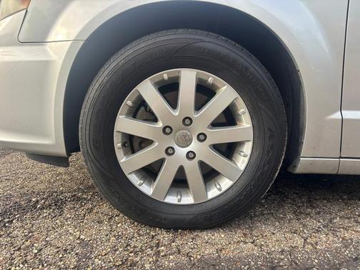 Bright Silver Metallic 2012 Chrysler Town & Country Touring-L