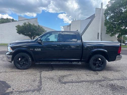 Black Clearcoat 2016 RAM 1500 SLT