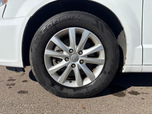 2016 Chrysler Town & Country Limited Platinum