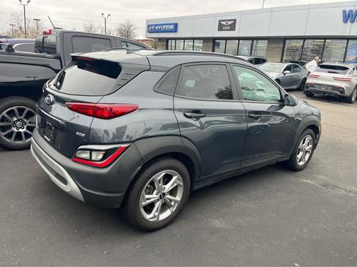 2022 Hyundai KONA SEL