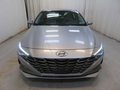2022 Hyundai ELANTRA Limited