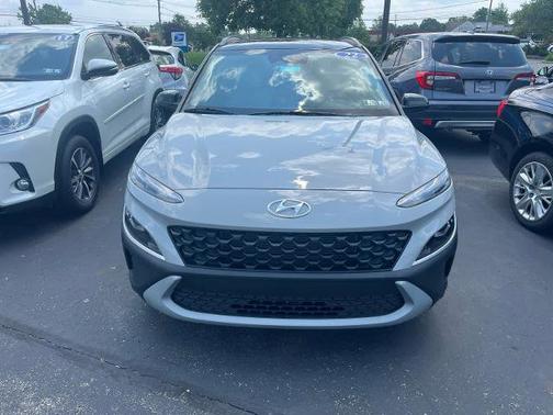 2022 Hyundai KONA SEL