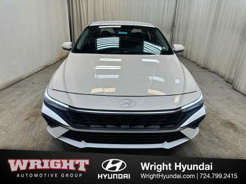 2025 Hyundai ELANTRA SE