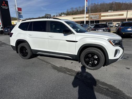 2026 Volkswagen Atlas Peak Edition