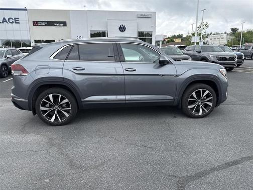 2024 Volkswagen Atlas Cross Sport 2.0T SEL Premium