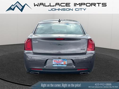 2022 Chrysler 300 Touring