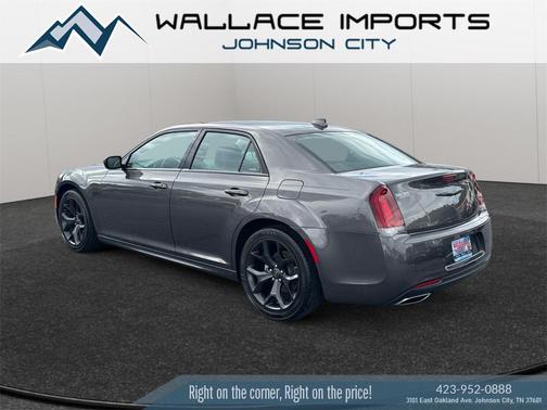 2022 Chrysler 300 Touring