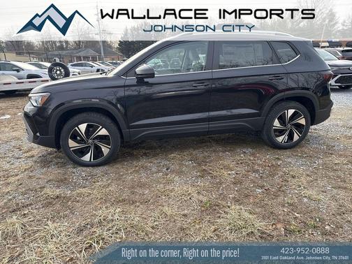 Deep Black Pearl 2026 Volkswagen Taos SE