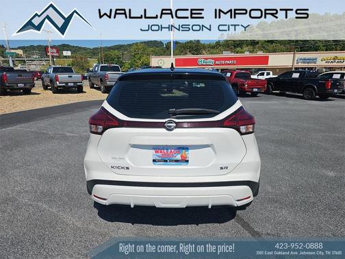 2023 Nissan Kicks SR