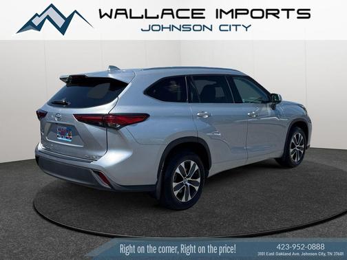 Celestial Silver Metallic 2021 Toyota Highlander XLE