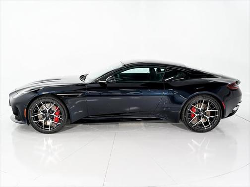 2025 Aston Martin DB12 