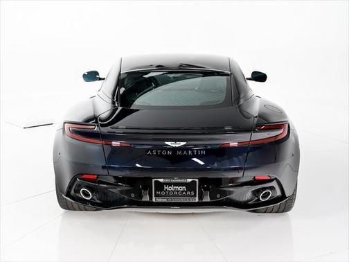 2025 Aston Martin DB12 