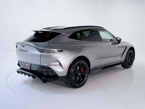 2025 Aston Martin DBX 707