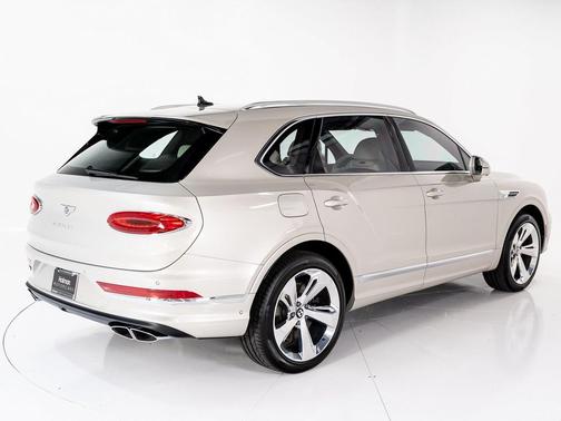 2025 Bentley Bentayga V8
