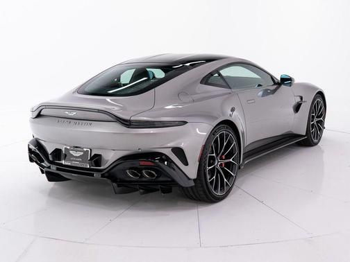 Aluminite Silver 2025 Aston Martin Vantage