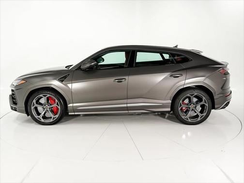 2022 Lamborghini Urus