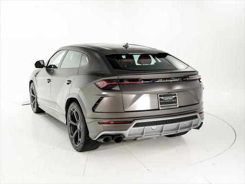 2022 Lamborghini Urus
