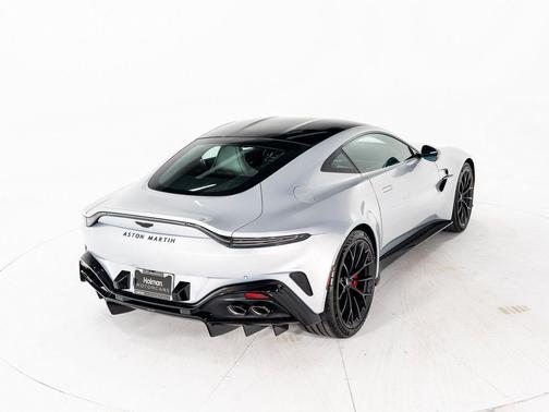 Lightning Silver 2025 Aston Martin Vantage