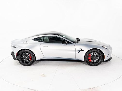 Lightning Silver 2025 Aston Martin Vantage