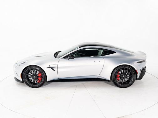 Lightning Silver 2025 Aston Martin Vantage