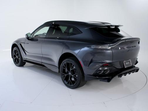 2025 Aston Martin DBX 707