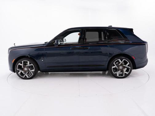Crystal over Midnight Sapphire 2026 Rolls-Royce Cullinan Black Badge