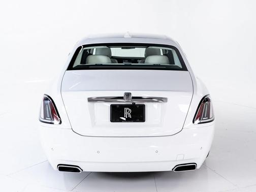 2025 Rolls-Royce Ghost 