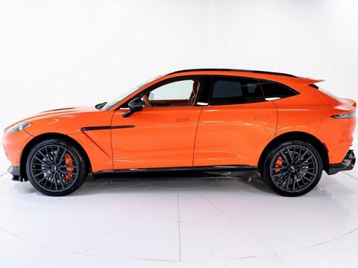 2025 Aston Martin DBX 707