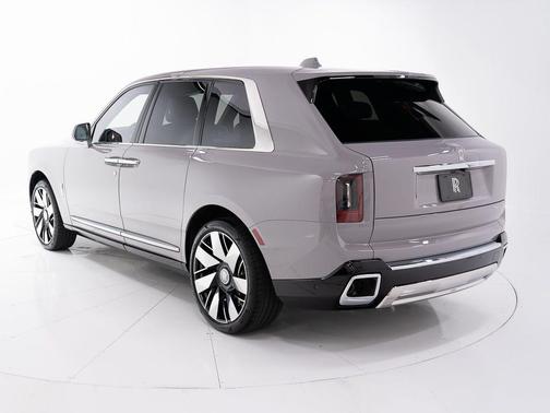 Tempest Grey 2026 Rolls-Royce Cullinan