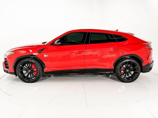 2022 Lamborghini Urus Graphite Capsule