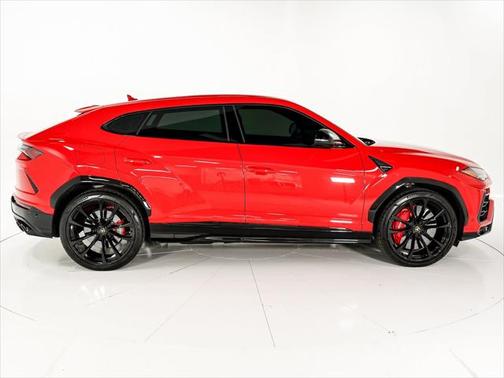 2022 Lamborghini Urus Graphite Capsule