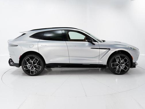 2026 Aston Martin DBX 707