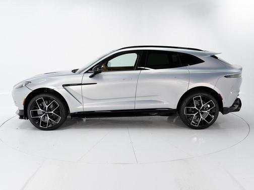2026 Aston Martin DBX 707