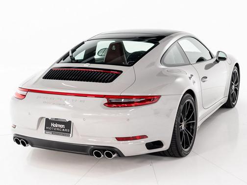 2019 Porsche 911 Carrera 4S
