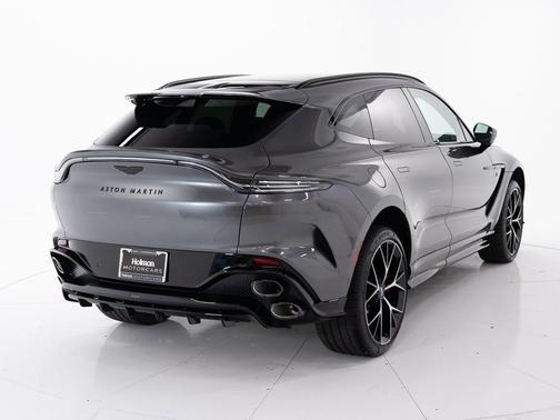 Magnetic Silver 2026 Aston Martin DBX S